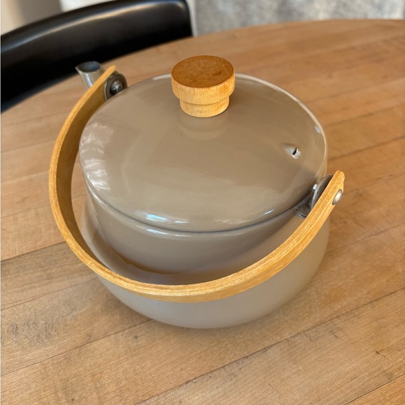 Vintage Enameled Kettle with Bentwood Handle - Picture 5 of 12